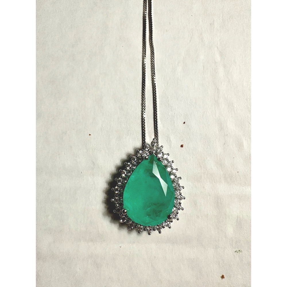 Emerald Green Pear Cut Teardrop Halo Pendant Necklace Silver Tone Box Chain